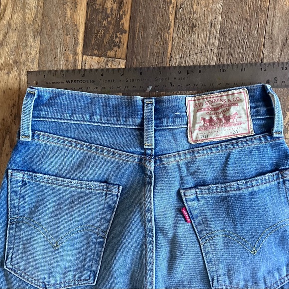 Levi's Women’s 701 Selvedge Denim Jeans 24 - Picture 5 of 10